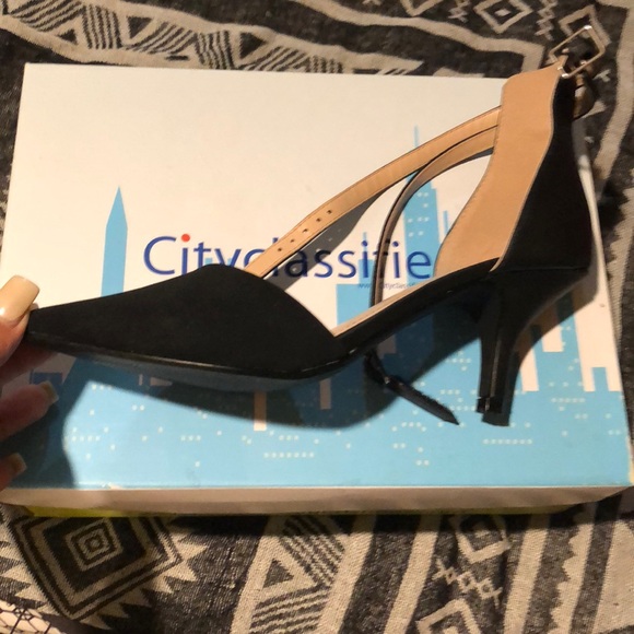 Black strap pumps - Picture 2 of 4